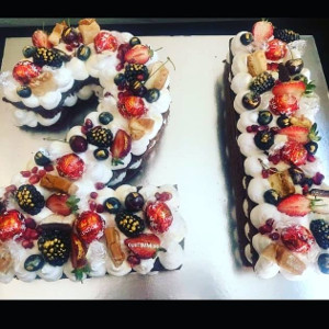 Number / Letter Trend Cake