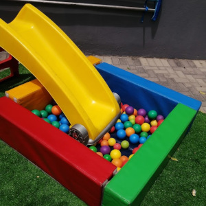 Ball pond + slide